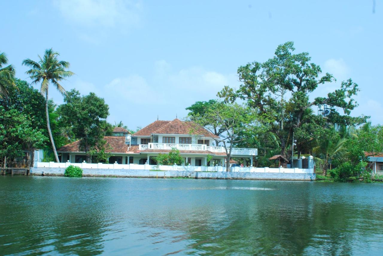 Triveny River Palace Hotel Alappuzha Exterior foto