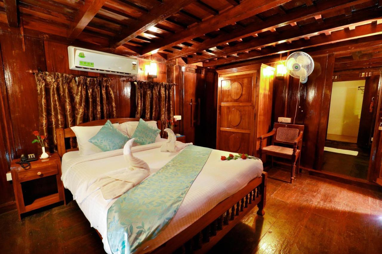 Triveny River Palace Hotel Alappuzha Exterior foto