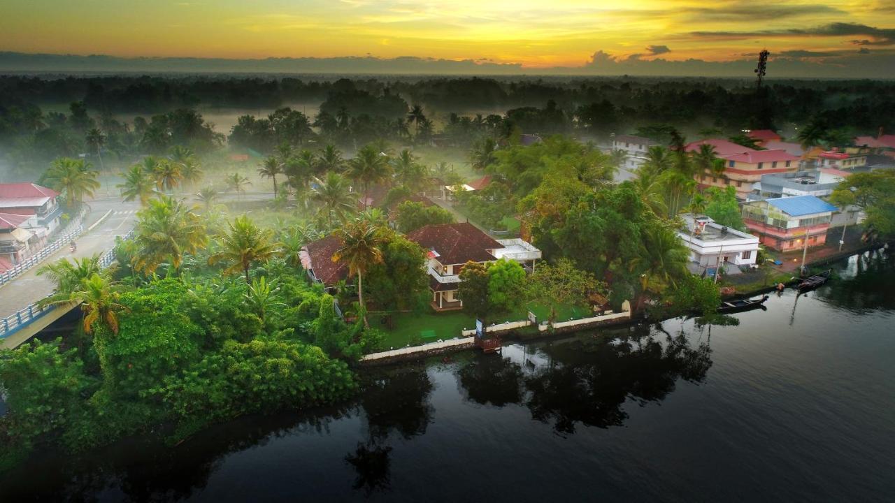 Triveny River Palace Hotel Alappuzha Exterior foto