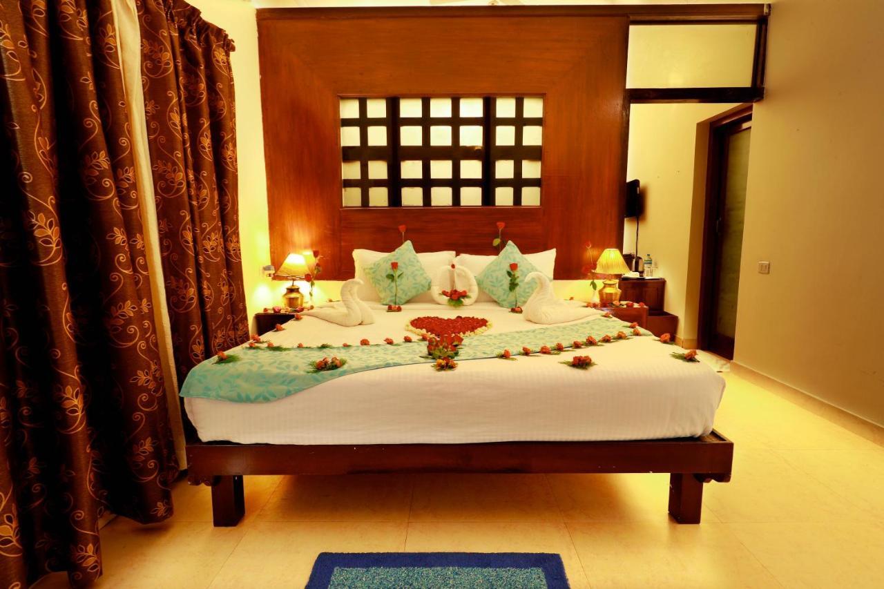 Triveny River Palace Hotel Alappuzha Exterior foto