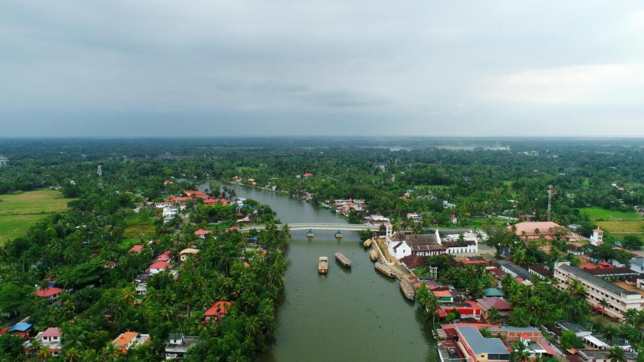 Triveny River Palace Hotel Alappuzha Exterior foto