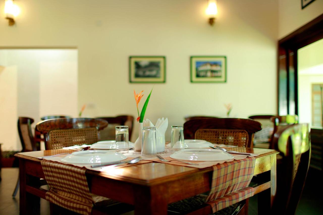 Triveny River Palace Hotel Alappuzha Exterior foto