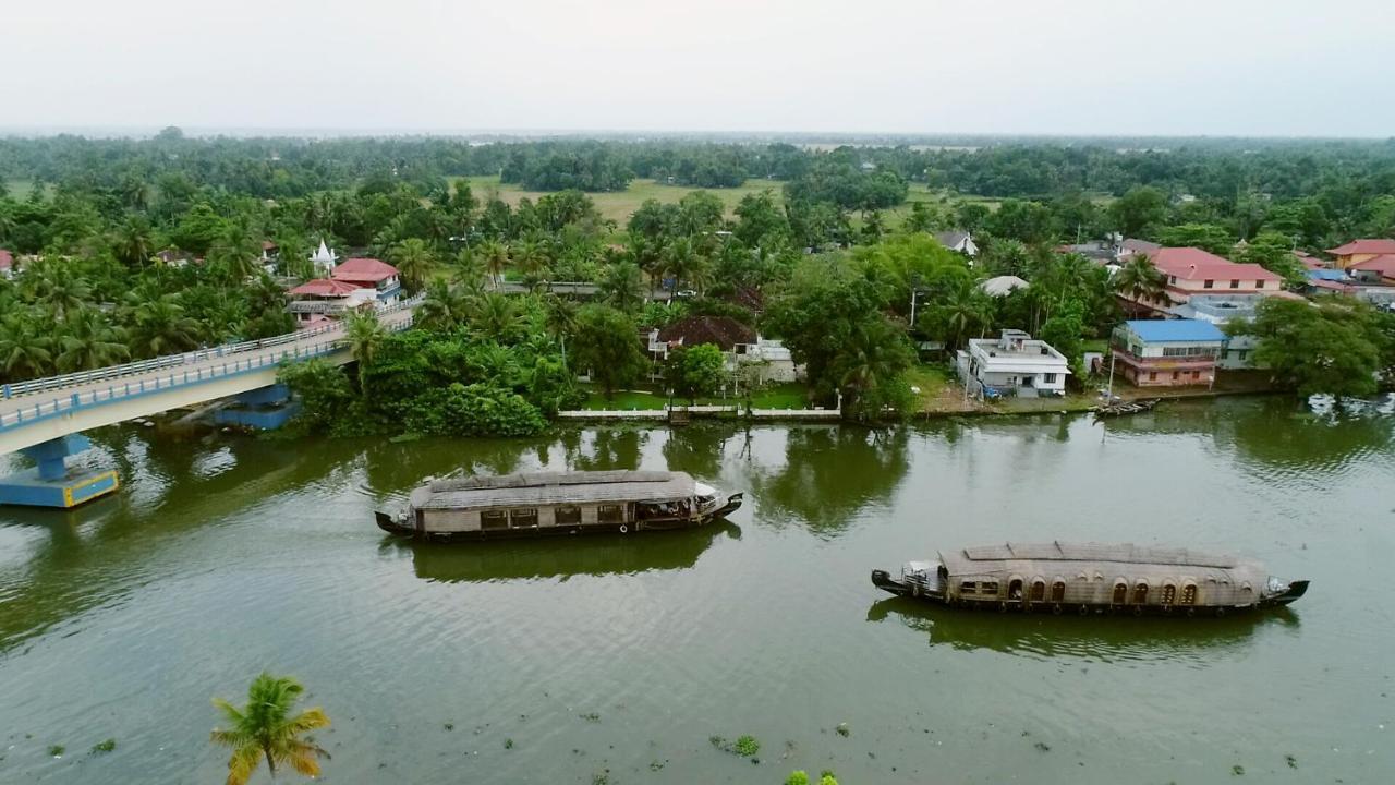 Triveny River Palace Hotel Alappuzha Exterior foto